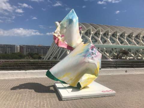 'Collina' está ubicada junto a otras tres esculturas en el Paseo del Arte | ANA PONCE